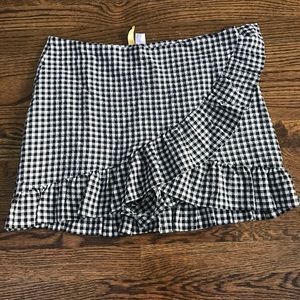Black and white checkered mini skirt